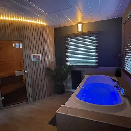 Poellodge Xl, Houseboat Met Whirlpool En Sauna アパート アールスメール