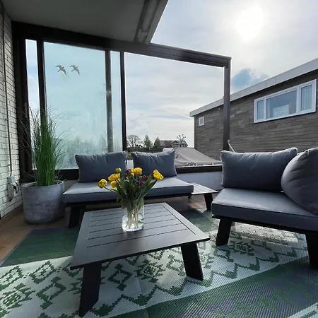 Poellodge Xl, Houseboat Met Whirlpool En Sauna * Άαλσμιρ