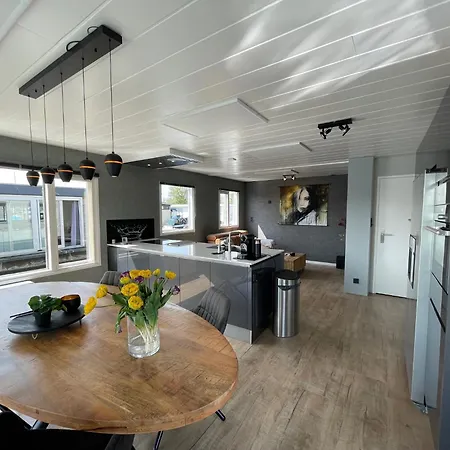 アパート Poellodge Xl, Houseboat Met Whirlpool En Sauna アールスメール