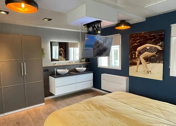 Διαμέρισμα Poellodge Xl, Houseboat Met Whirlpool En Sauna *