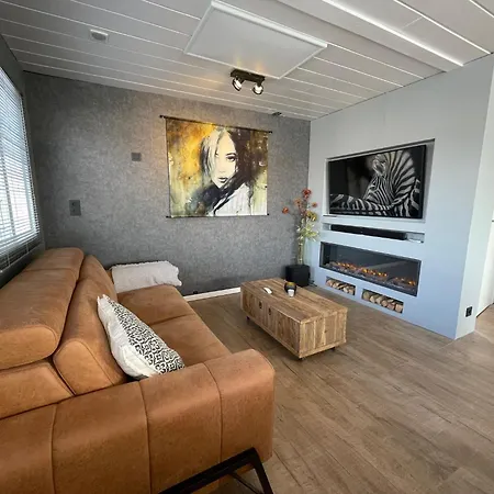 Poellodge Xl, Houseboat Met Whirlpool En Sauna Apartamento *