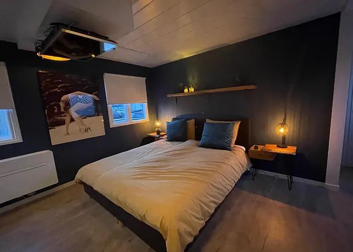 Apartman Poellodge Xl, Houseboat Met Whirlpool En Sauna Aalsmeer