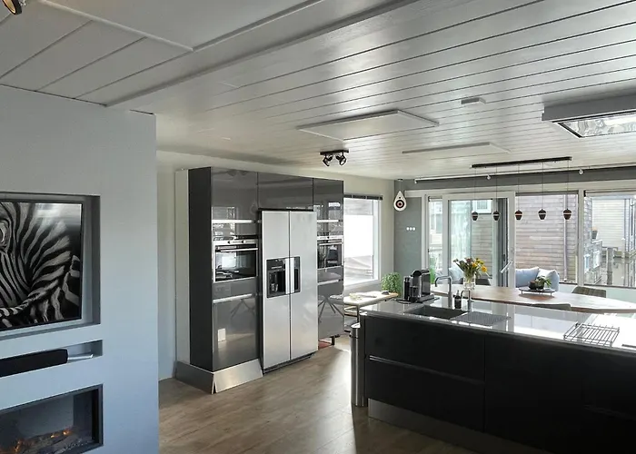 Apartman Poellodge Xl, Houseboat Met Whirlpool En Sauna