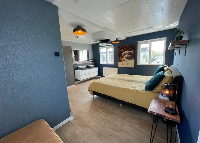 Poellodge Xl, Houseboat Met Whirlpool En Sauna *